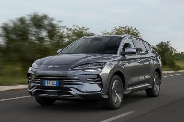Ebro S700 y BYD Seal U, duelo híbrido desde 26.700 €